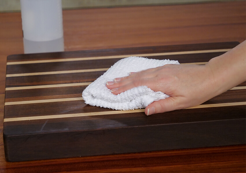 How to properly clean a wooden cutting board: these secrets will preserve it for years to come